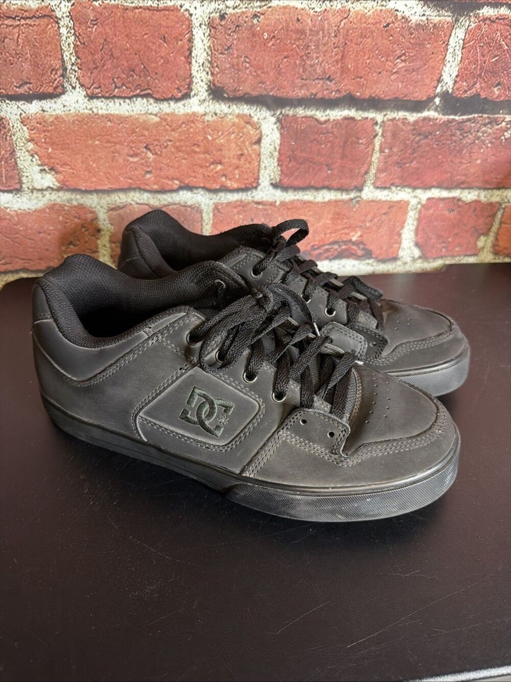 DC Pure 300660 Black / Pirate Black Suede Men's Size 10.5